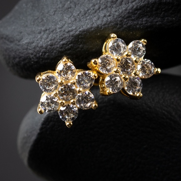 Gold Iced Snow Flake Flower Cluster Stud  Earrings - Picture 1 of 4